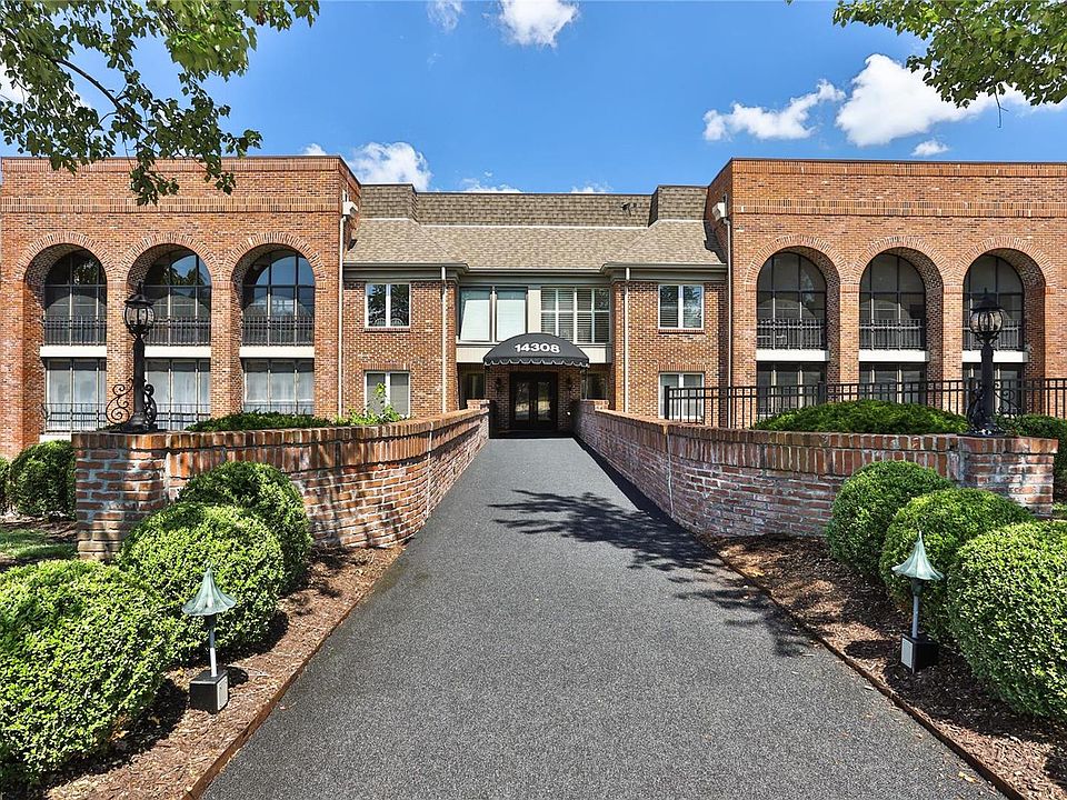 Conway Meadows Condominiums 14308 Conway Meadows Ct E Chesterfield MO