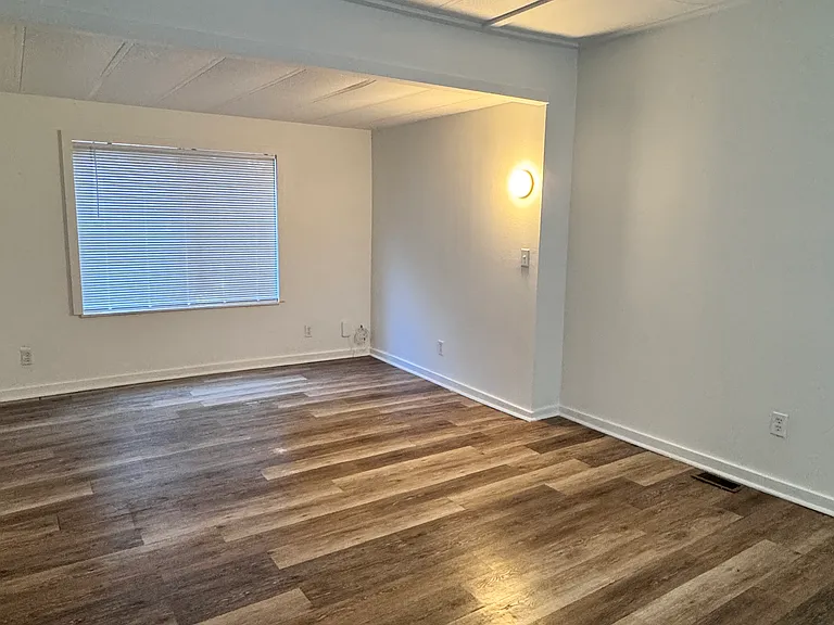 812 Blossom Dr — Photo 5
