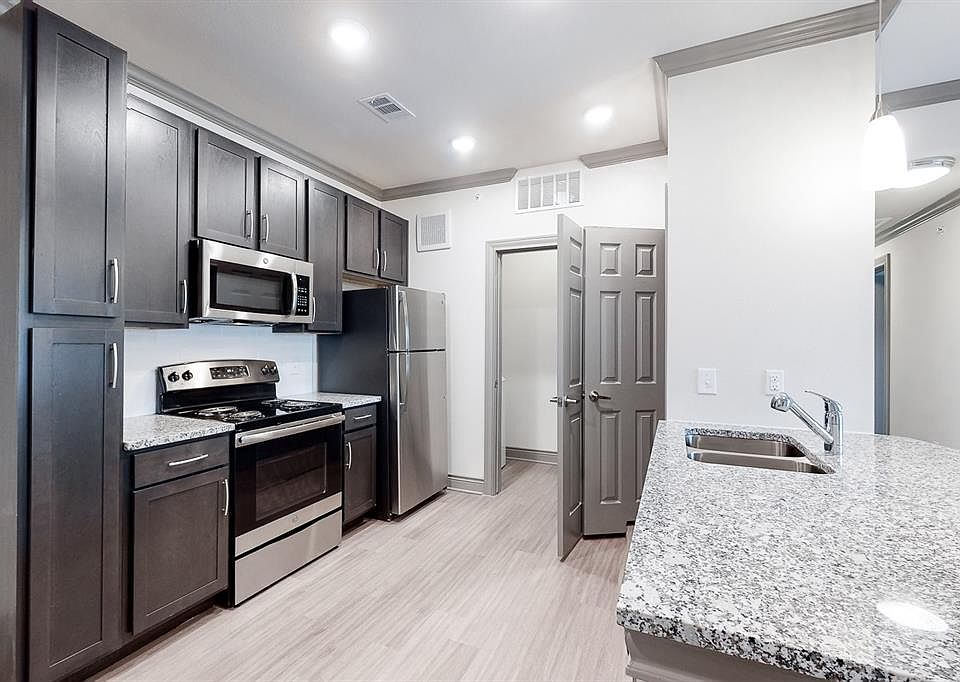 1st image of 2100 Kilgore Pkwy #12304