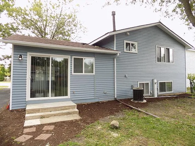 852 Lily Cache Ln — Photo 2