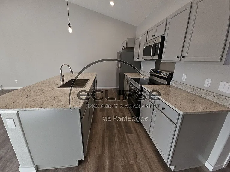 511 Washington Ave — Photo 14