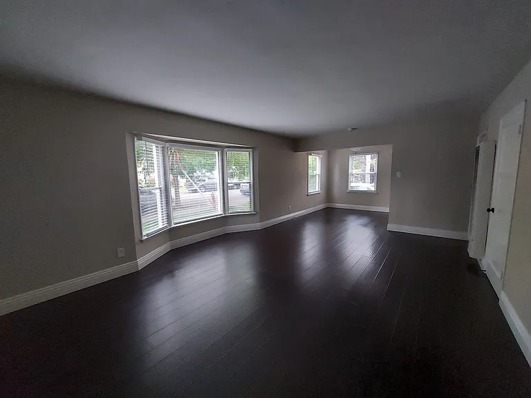 2360 Cedar Ave — Photo 1