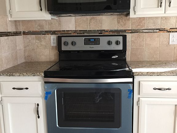 Brand new Range & Microwave