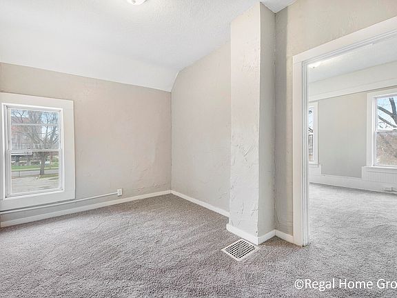 2nd image of 714 Davis Ave NW