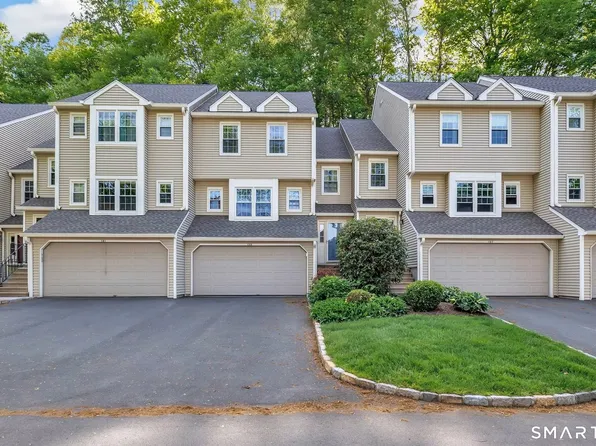 139 Governor Trumbull Way #139, Trumbull, CT 06611