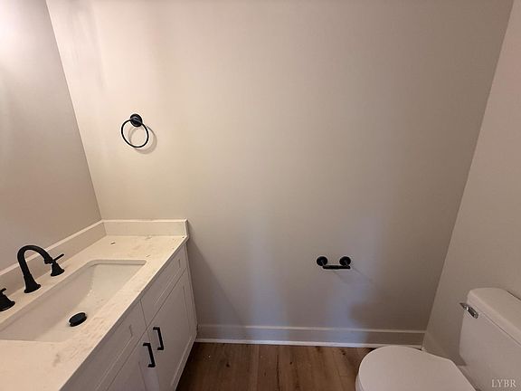 4th image of 3 Thomas Jefferson Rd