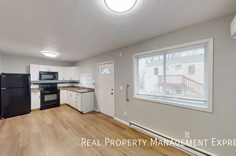 607 N Franklin Ave — Photo 4