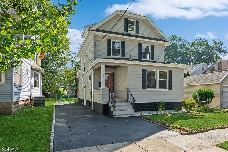 1st image of 615 Spruce St