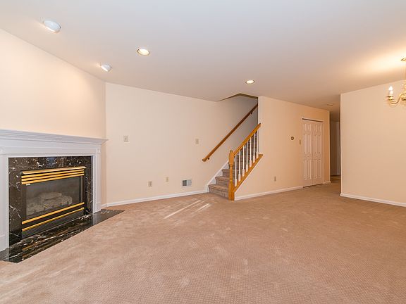 4th image of 1890 Mansfield St