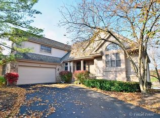 6 Augusta Ct, Lake In The Hills, IL 60156