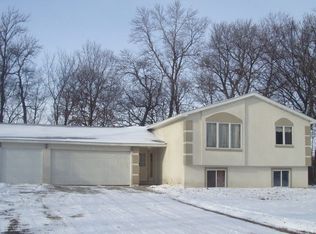 47946 Kelly Dr, Kasota, MN 56050