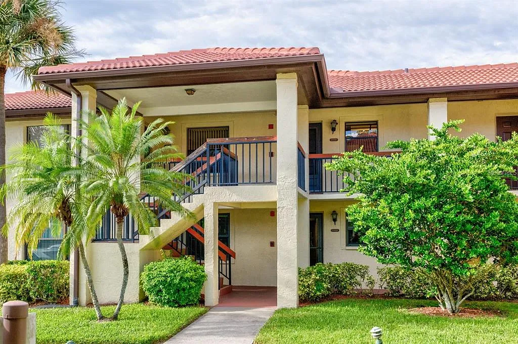 2 bed, 2.0 bath, 1030 sqft, $2,150 — Photo 2