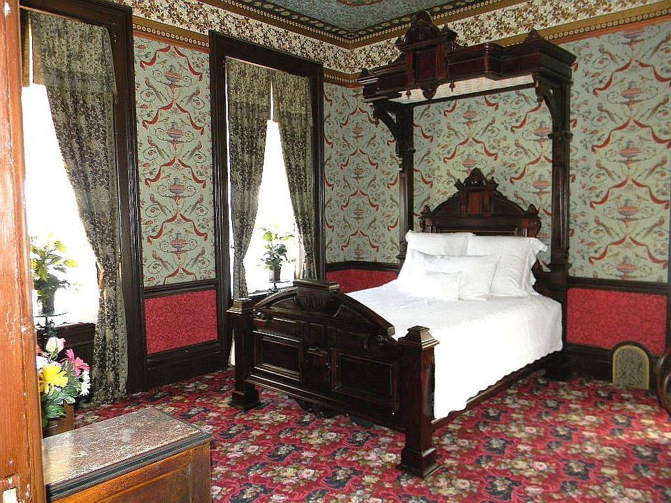 106 N Vine St, Abilene, KS 67410 Zillow