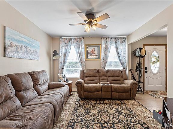 4th image of 121 Whisper Creek Dr