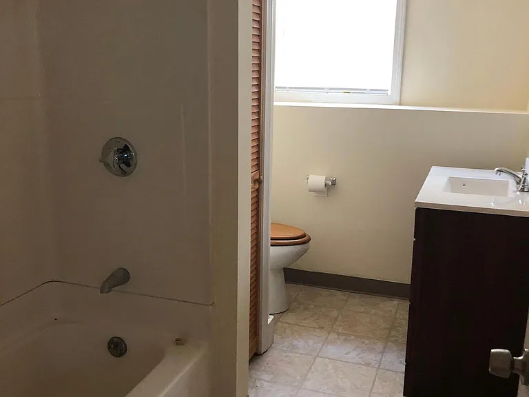 539A Admiral St #1 — Photo 7