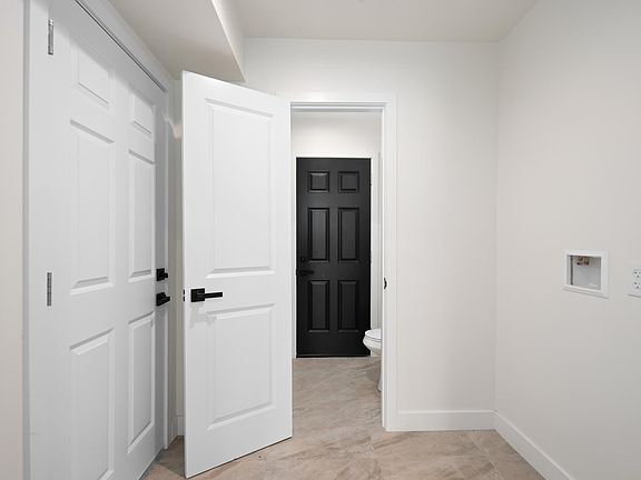 3rd image of 707 E Orange Grove Ave #5A