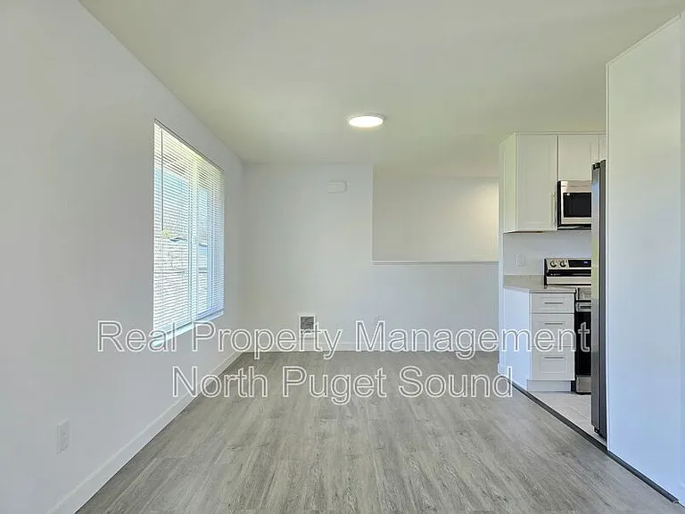 1421 Pine St #B — Photo 5