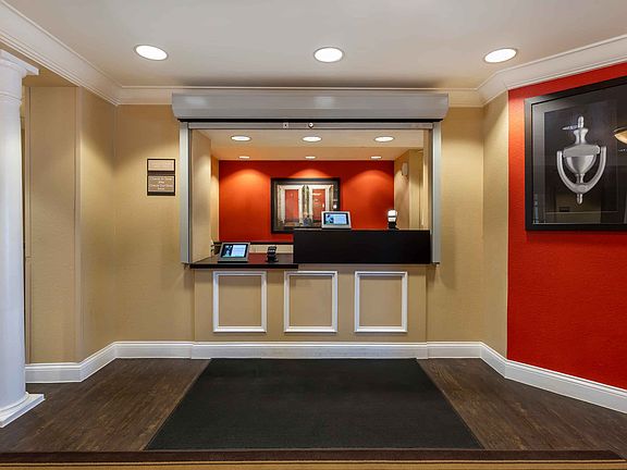 Lobby and Guest Check-in