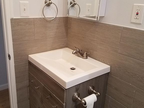 5th image of 4607 Wayne Ave Floor 3