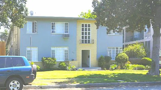 328 N Louise St — Photo 1