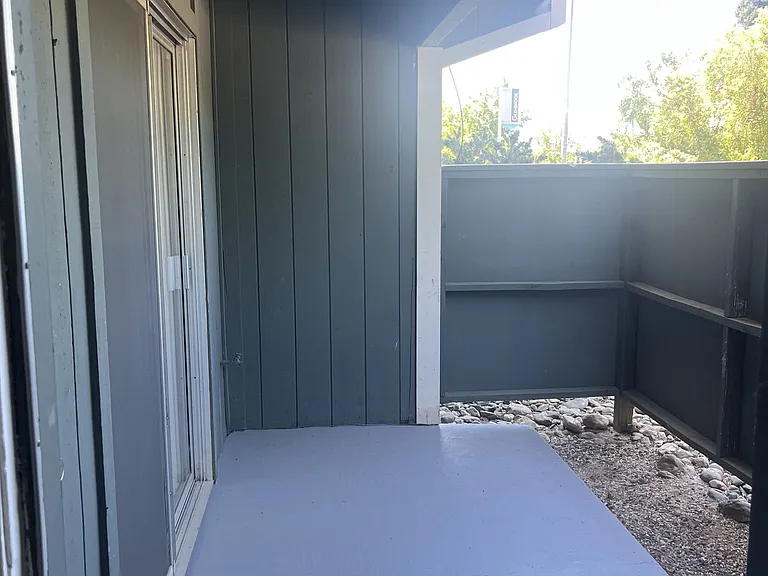 Glenbrook Apartments — Photo 20