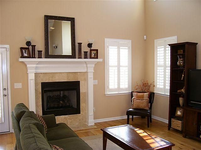 2nd image of 220 Raleigh Dr
