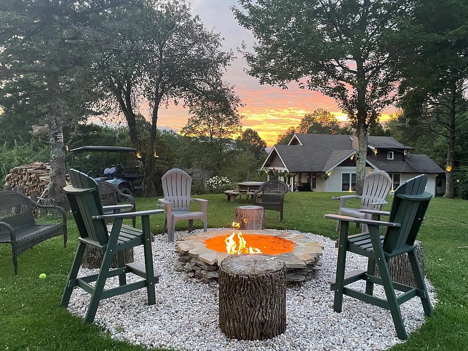 Sitting area firepit
