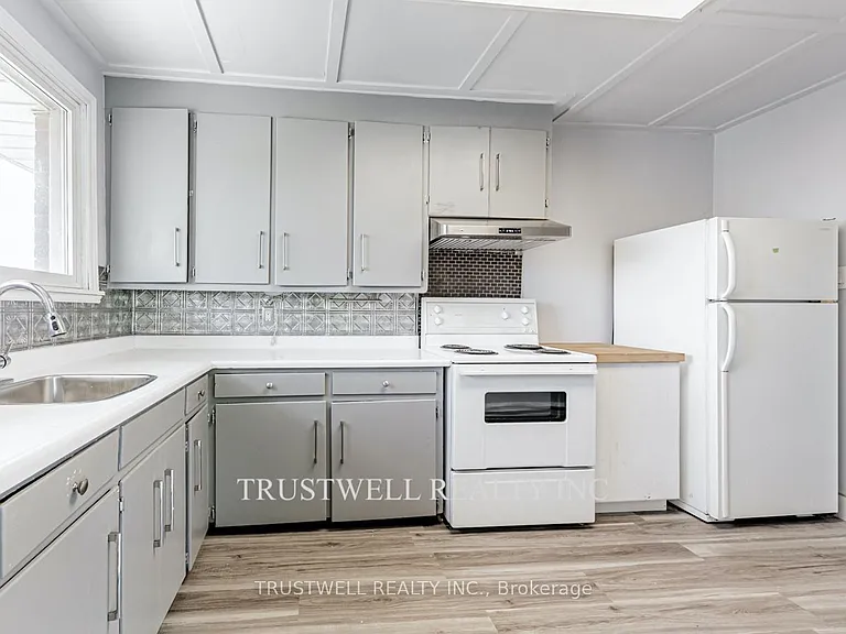105 Mary St E #3 — Photo 8