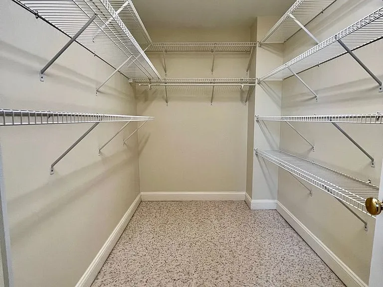 508 Stefan Ct — Photo 33