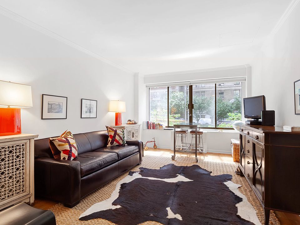 1st image of 900 Park Ave APT 2B