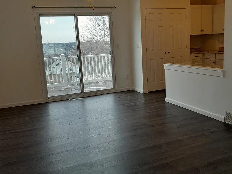 114 E Christie Ave — Photo 2