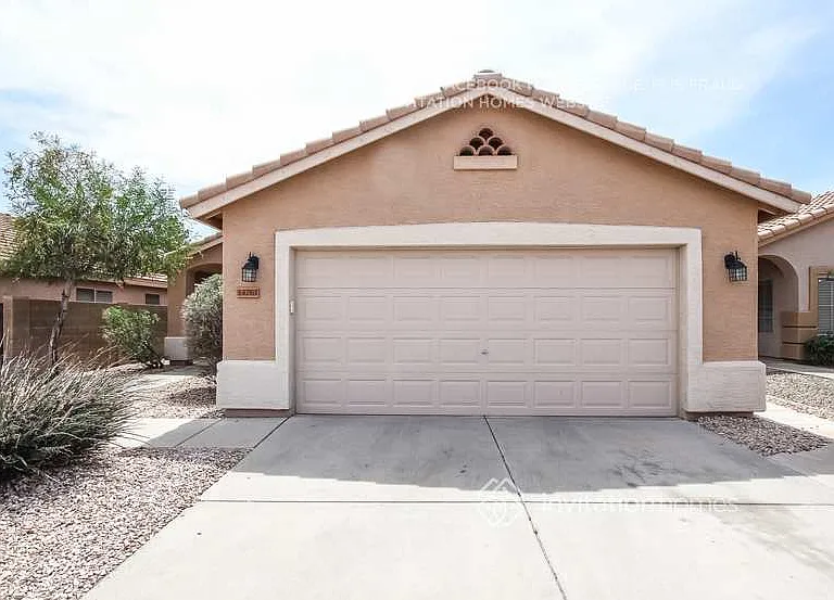 14761 W Lucas Ln — Photo 2