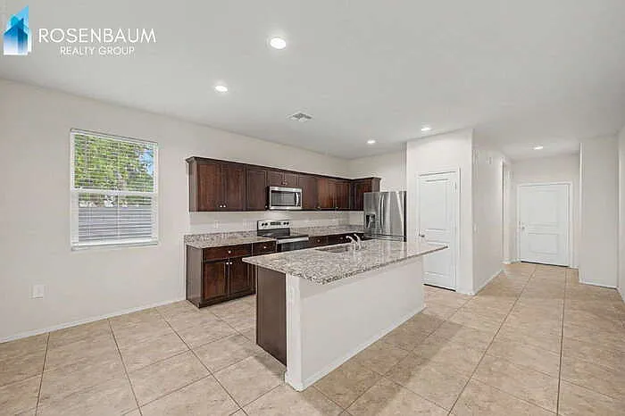 2431 S 46th St — Photo 12