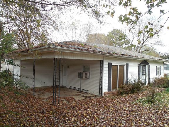 3rd image of 15 Green Acres Dr