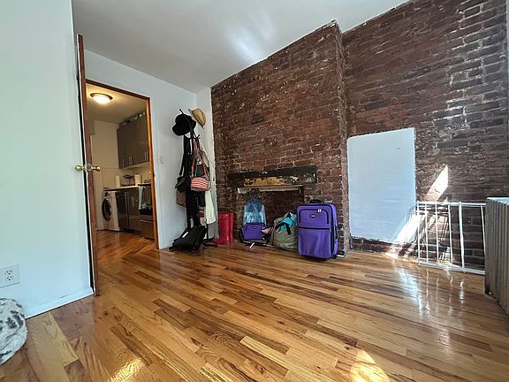 3rd image of 120 E 7th St APT 2B