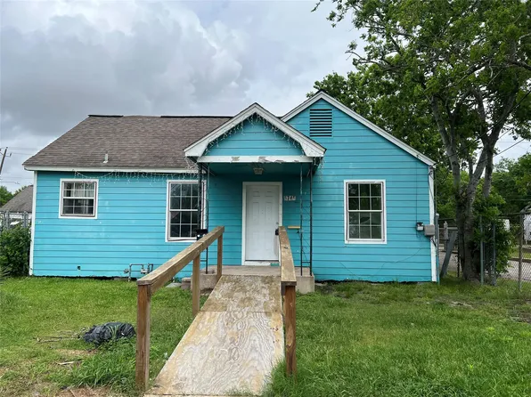 5745 Newport St, Houston, TX 77023