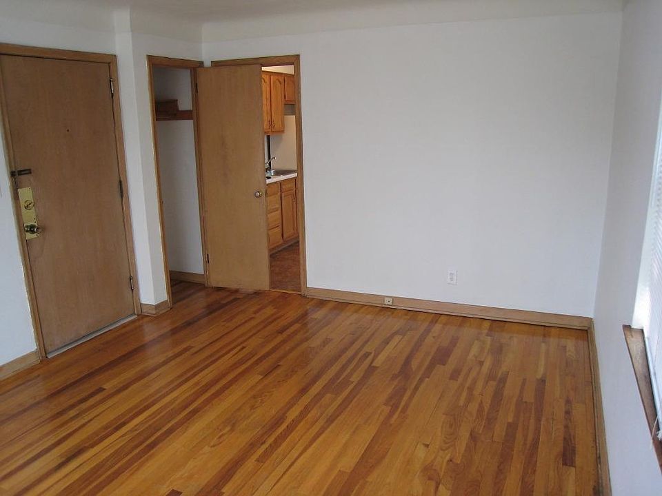 1st image of 642 Snelling Ave S