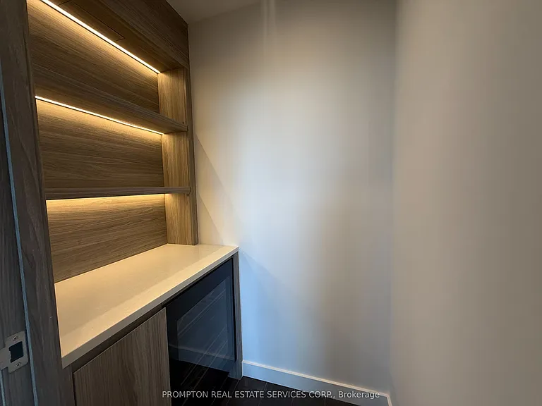 18 Esther Shiner Blvd #3206 — Photo 8