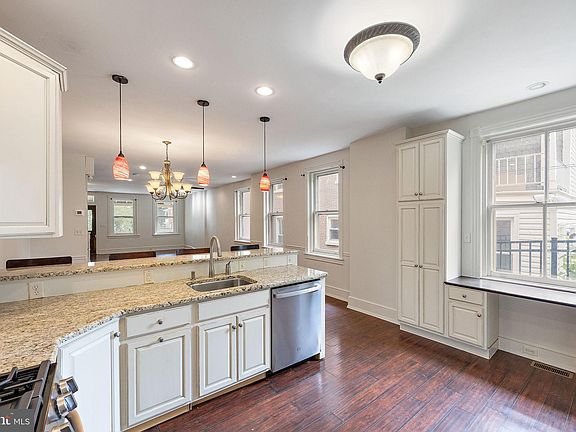 3rd image of 1316 W 9th St