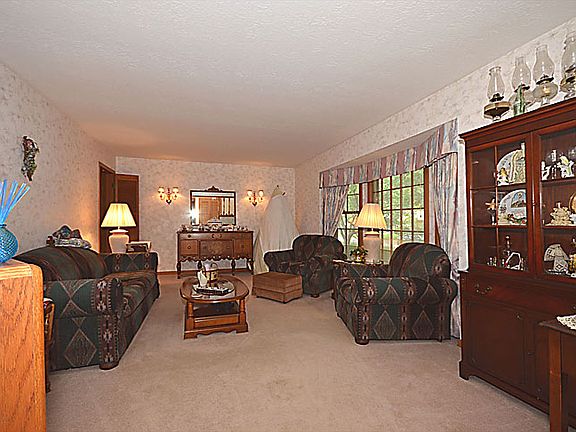 5th image of 8808 Evanston Ave