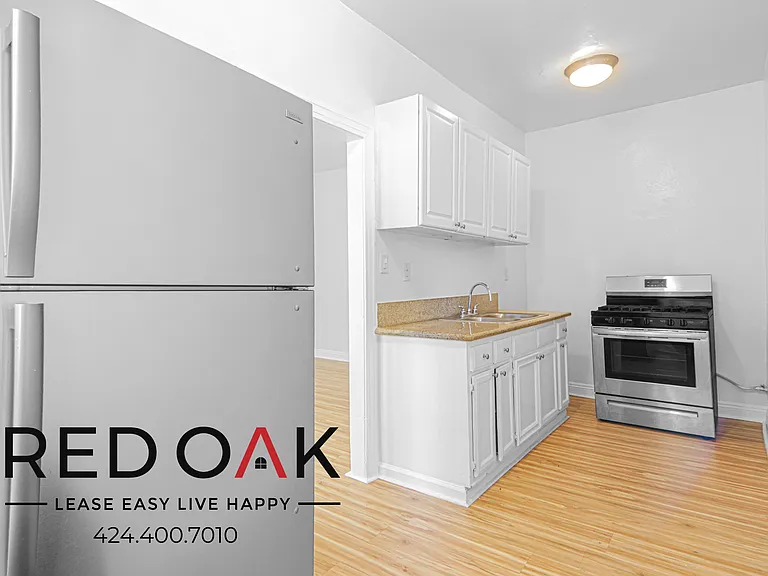 1839 W 12th St #304 — Photo 2