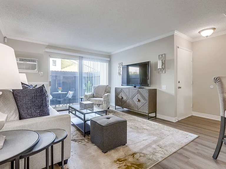 Villa Creek Apartments — Photo 13