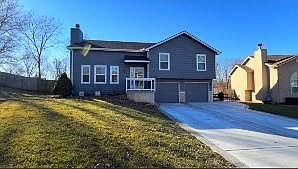 1st image of 15588 Crestwood Dr