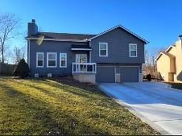 15588 Crestwood Dr, Basehor, KS 66007