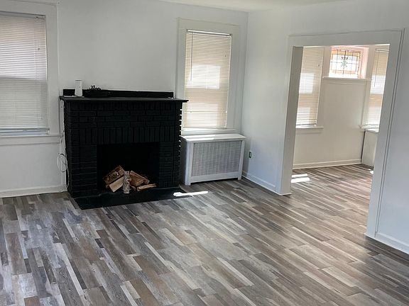 Large living room leading to large dinning room