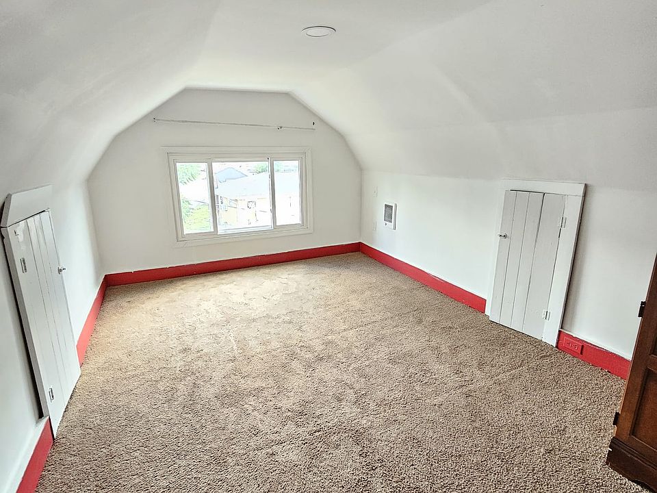 1st bedroom