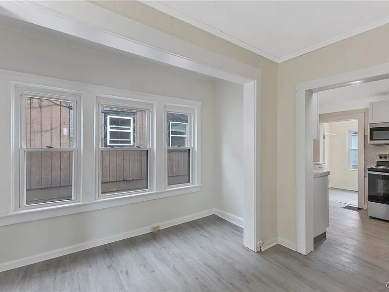 188 W Bridge St — Photo 5
