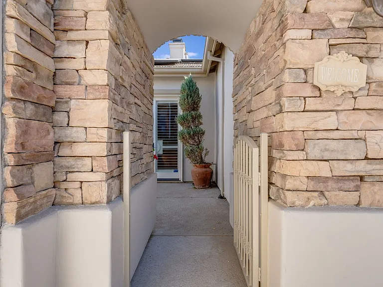 5035 Tesoro Way — Photo 11