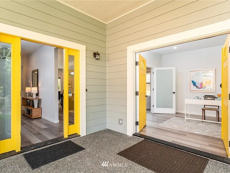 10448 11th Ave SW — Photo 3