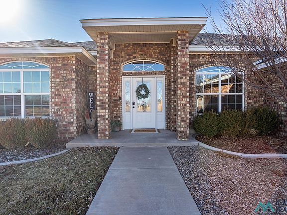 3rd image of 3924 Woodlark Rd